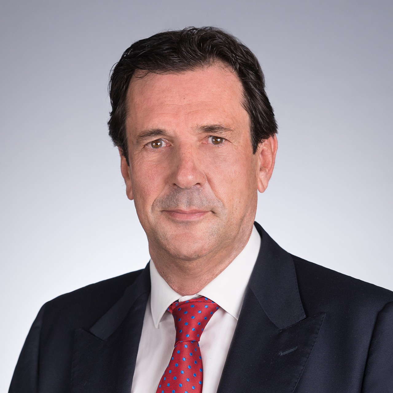 Javier Ochoa headshot